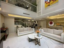 精装保养99新!水街旁!客厅调高!带露台,南北通透,