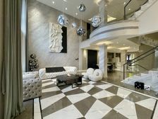 精装大端户!保养99新,独立私家电梯,带转角花园!