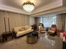 嘉年别墅 5室2厅4卫 精装修 1550万元 195平米