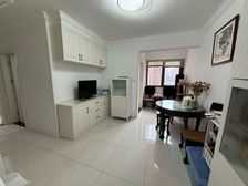 精装好房 有电梯 楼龄新 产权清晰 中间楼层采光好