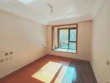 江南府 南北通透两居 集中供暖 出行方便 次新房 精装修