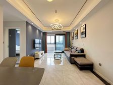 精装修 朝南 小三房 满二 交通便利 临地铁