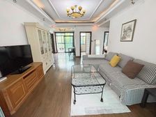 上车好房,新上架二房,送100平露台,房东不想打扰,单线联系