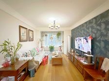 世茂天城 3室2厅1卫 精装修 135万元