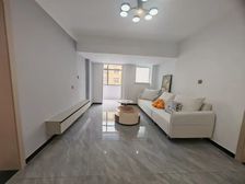 四中学区芳苑小区精装两居已改地暖新换门窗中间楼层老证46.8