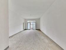 海景文苑西区洋房 四室两卫 带地下室 带车位 私产满5年