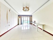 业主新挂牌 电梯入户 精装2年时间 看房随时 价格可谈