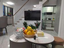 着急出,复式两层,房东置换大别墅,房子很旺