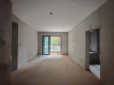 三峡广场旁清水大四房,业主急卖140万