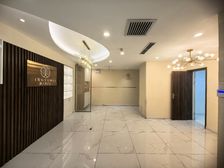 建外238平米 美容遗留装修 9个房间+3个淋浴间 随时看