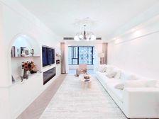 豪华装修,大三房 带产车位 家具家电都留下 税费各付