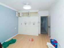 10/18号线国权路地铁口,南北两室,诚意出售,价格面议!