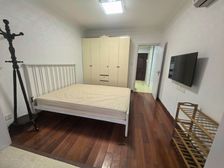 带小院儿!垫高不潮湿,老少皆宜居住,紧邻菜场商场,地铁双轨交