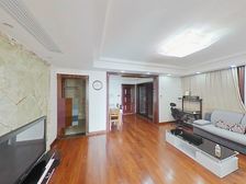 满五年,双朝南,户型方正,采光视野好,居住体验舒适