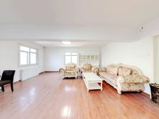 拥金0.5% 中乒公寓 211.67平4居 南北向方便看房