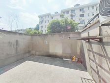 一楼带花园,朝南小两房,看房提前约,诚意出售