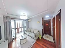 东方悦居苑 电梯房 南北通透 满五 购物方便 出行方便