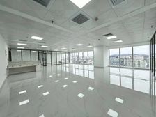 全新装修,未使用!地王大厦286平精装,地铁口!东盟商务区