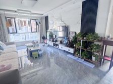 万锦中央公园菁华豪庭 楼龄新 集中供暖 满五 产权清晰