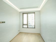 东边套四房、两梯两户、小区后排小高层