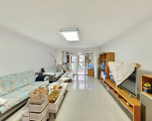 九龙家园北区 147.91平3居 南北向精装修 拎包入住