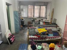 渝中解放碑巴教村 东向两居 满二简装 总价110万