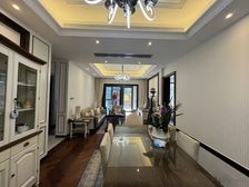 上下面积245㎡ 带大花园,不靠路,位置安静