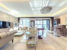 嘉誉湾高区标准大四房 诚意出售 开发方便 保养佳 带车位