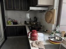 新出 樱花里下叠 近地铁 交通便捷 周边配套齐全 拎包入住