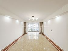 千佛山下豪宅低密洋房社区历山名郡三室两厅三叶草户型车位地下室