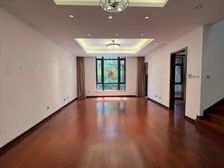 万科红郡下叠出售,不靠路带花园,有钥匙看房方便!