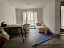 士弘苑89平中间套两房 三开间朝南客厅带阳台 有钥匙随时看房