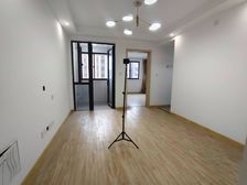 佘北家园凤尾苑 1室2厅1卫 精装修 95万元