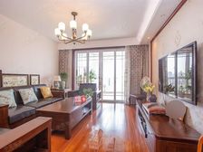 小区中心湖位置,带产权车位,精装修南北通3房,可看