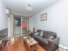 一梯两户 双南全明 小区自带新能源充电桩 停车方便