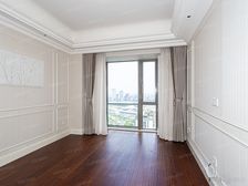 融创三期高区江景。正看世博馆,一梯一户带双车位,