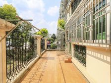 喜欢花园看过来 05年洋房 板式南北通带50平花园 有停车位