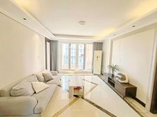 临港新城 中间楼层采光好 精装好房 南北通透 双卫