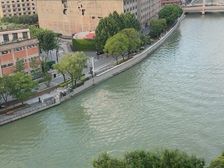 长新大楼 精装小户型 苏河河美景尽收眼底 1号线新闸路地铁口