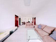 43中,燕港村,两室大客厅带平台,102平,124万,可谈