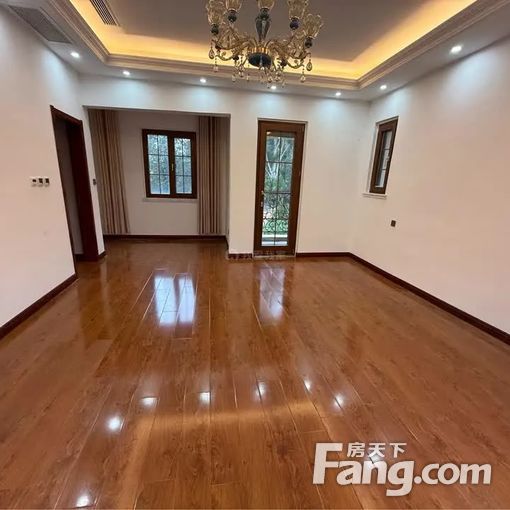  ����ɽ��԰ ��Ȫ�뻧 Ժ300 ����5���� 