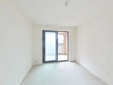 锦华星光花园3室、楼层采光好、毛坯好装修、诚心出售、看房方便