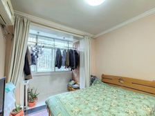 新出笋盘 出国急售 急降30w 带固定车位 电梯已经征询稀缺