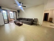 新上 房东置换诚意出售 大三房 开发商装修 看房随时方便!