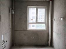 上居和园小区 南北通透 交通便利配套成熟 购物方便 小三房