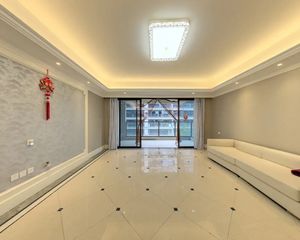 西派城B区 4室2厅 189.99平