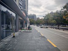 火车东站商圈大型住宅底商145方招药店眼镜店水果店等业态