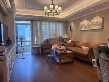 自住装修四房两厅三卫电梯高层高品质公寓通燃气