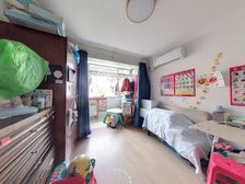 边套全明,店长主推,位置安静。位置采光好,优质房源,精装修,