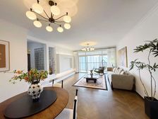 南滨路 一线看江5房3卫 中古风